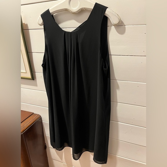 Sleeveless Pleated Dress – Reitmans – Size XXL - Picture 5 of 7